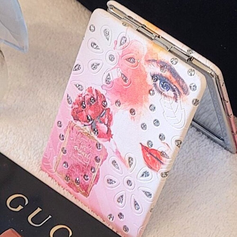 Glam Girl Compact Mirror - Picture 2 of 4